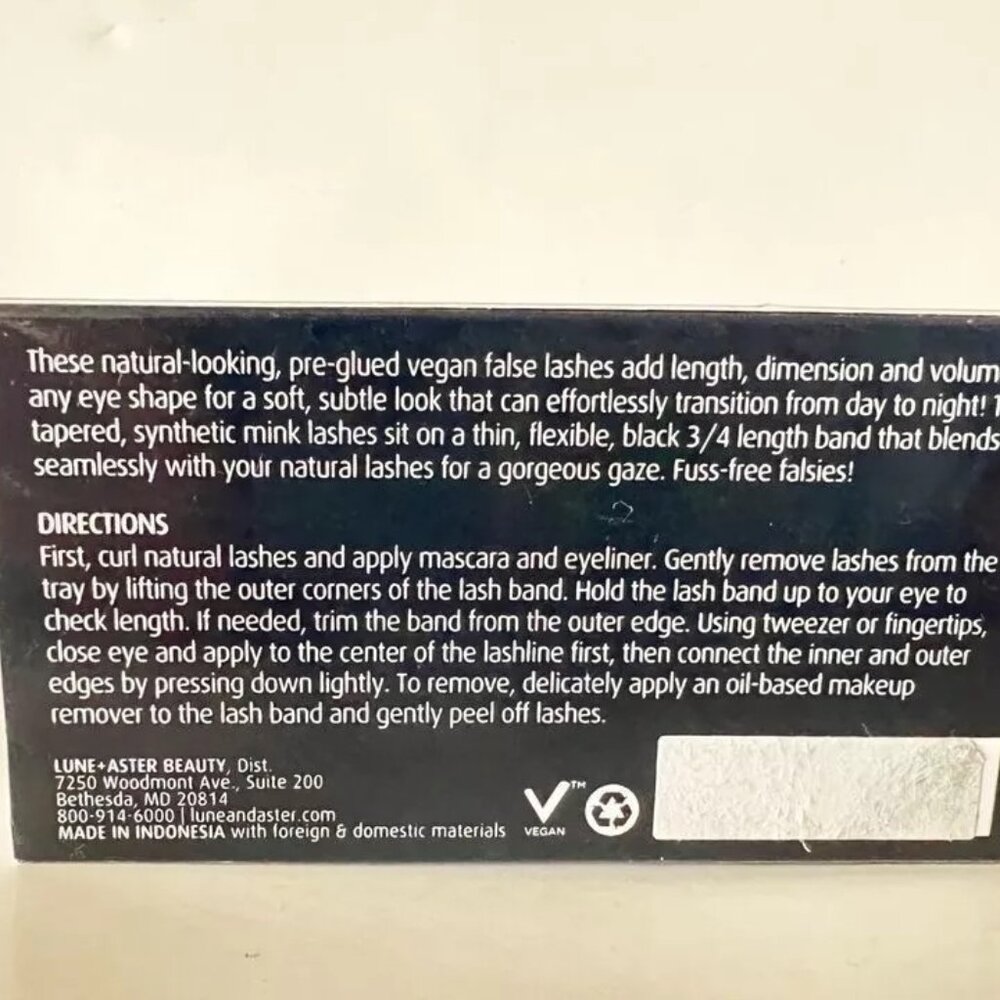 Lune+Aster One Step Lashes Boxed - Picture 3 of 3